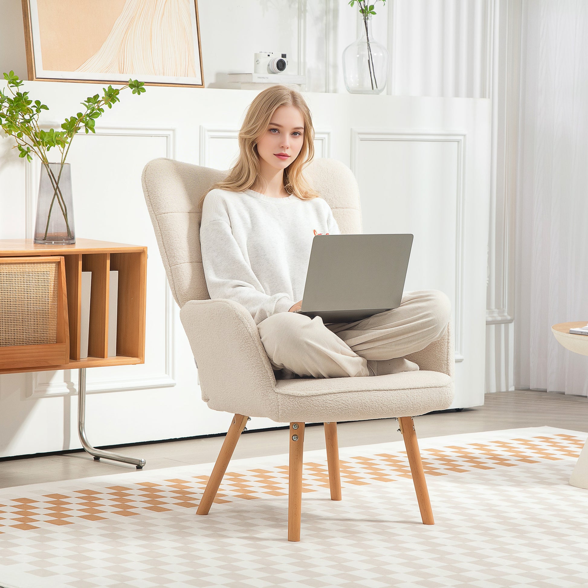 HOMCOM Modern Accent Chair, Upholstered Tufted Wingback Armchair with Seat Padding, Teddy Fleece Leisure Lounge Bedroom Chair with Wood Legs, Cream White - ChairwayUK