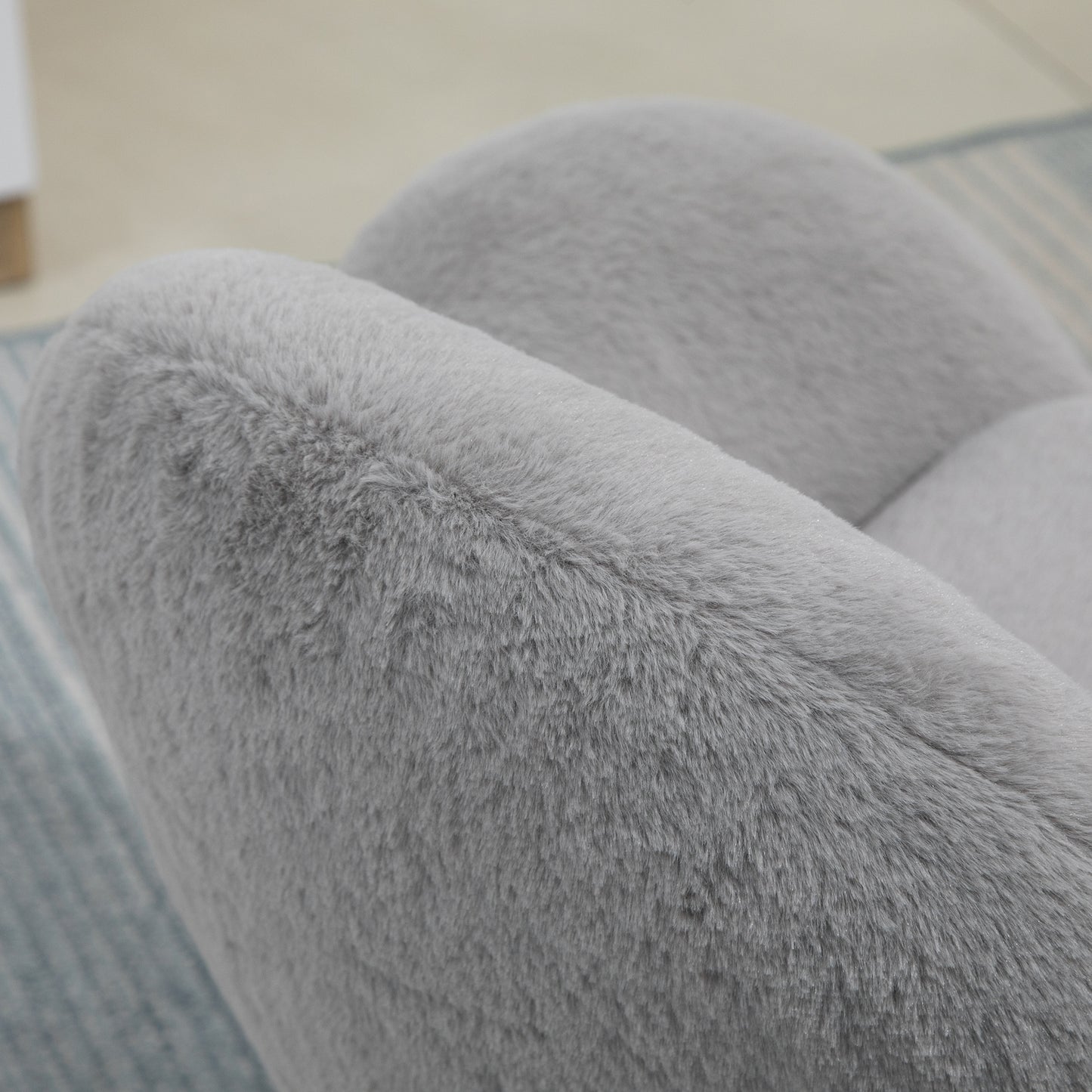 HOMCOM Fluffy Leisure Chair