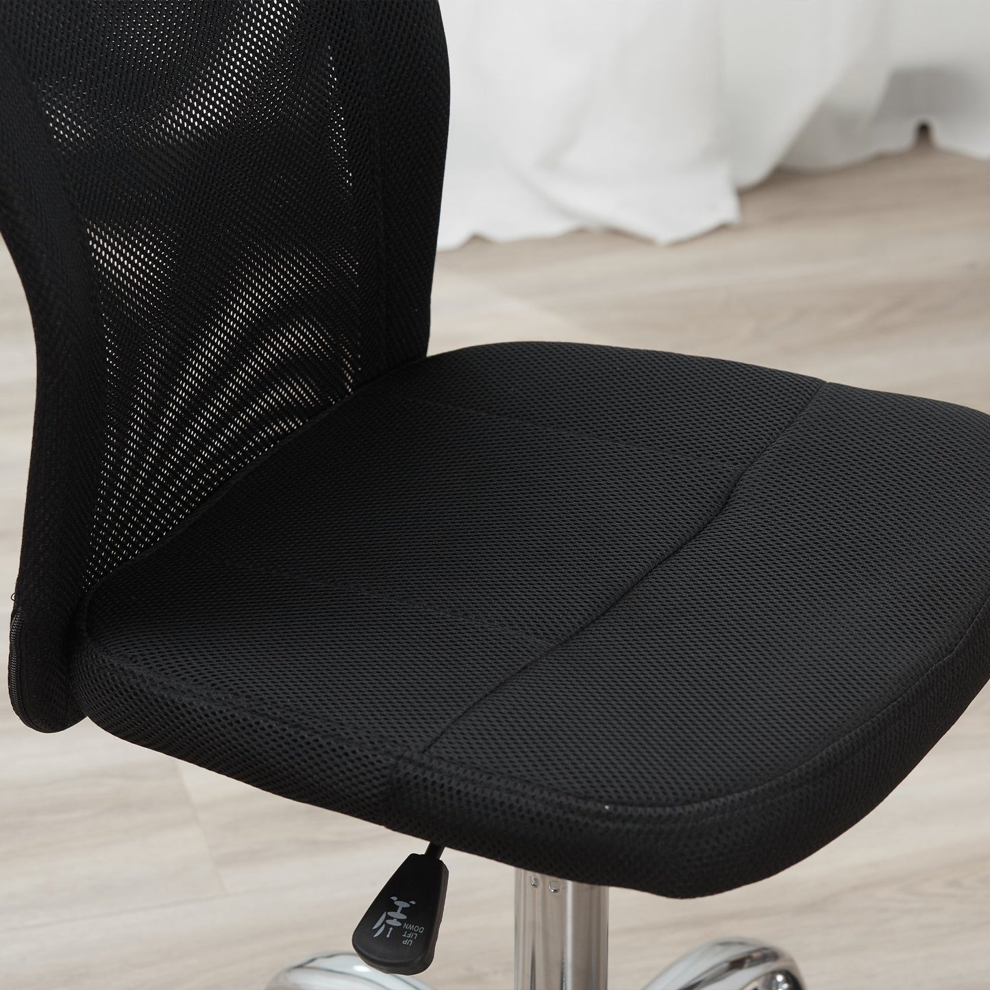 Vinsetto Computer Desk Chair, Mesh Office Chair with Adjustable Height and Swivel Wheels, Armless Study Chair