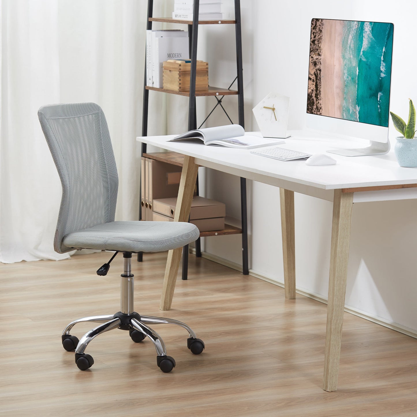 Vinsetto Computer Desk Chair, Mesh Office Chair with Adjustable Height and Swivel Wheels, Armless Study Chair