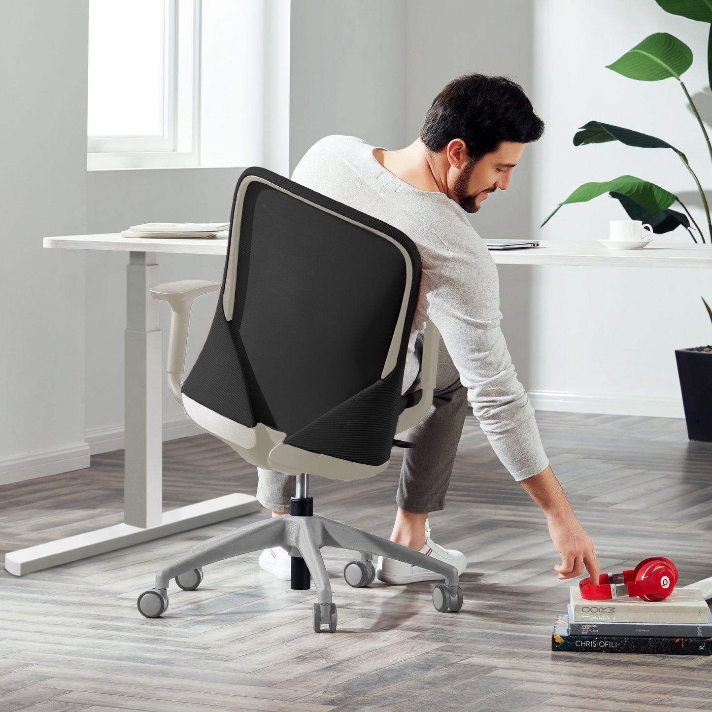 Sway mesh back operator chair